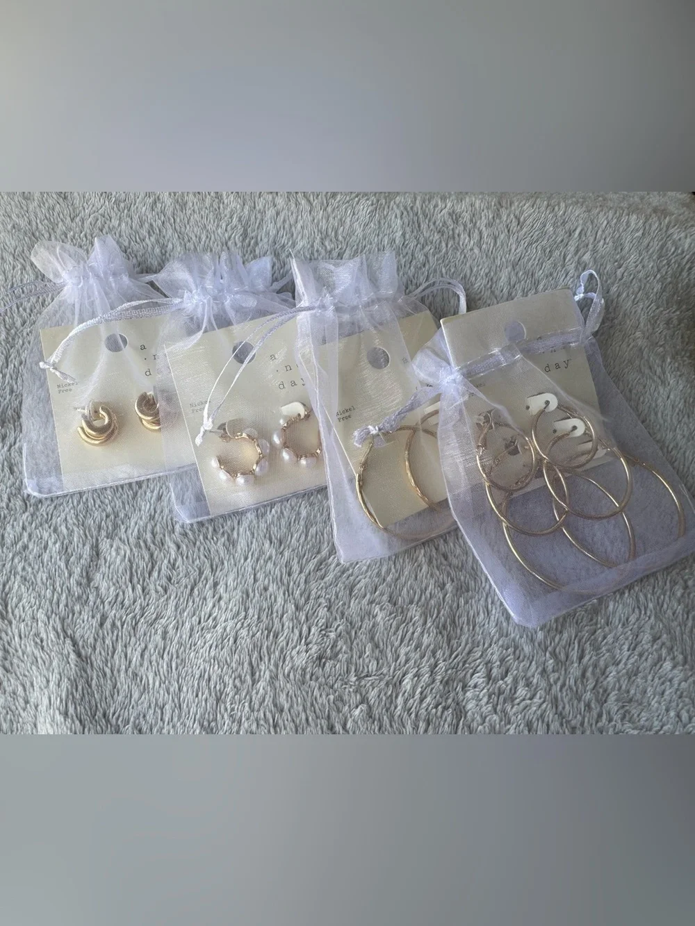 Lot of 6 A New Day Gold Toned Earrings Various Styles - Picture 10 of 10